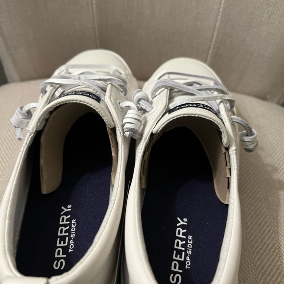 NWOT SPERRY WOMEN’s CREST VIBE LEATHER SNEAKERS - Picture 3 of 5